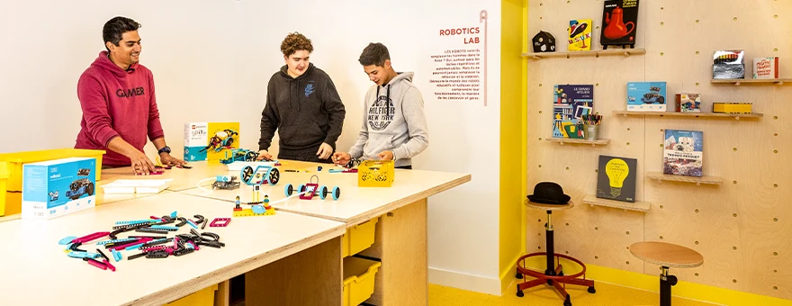 Elèves en cours de robotique à l'Ecole A - Acadomia