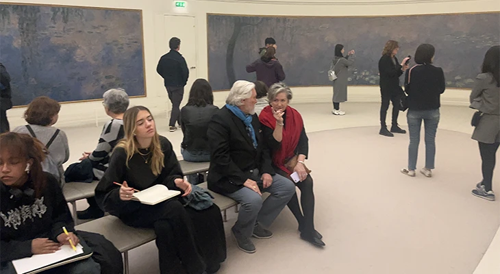 Classe de l'école A au musée de l'Orangerie